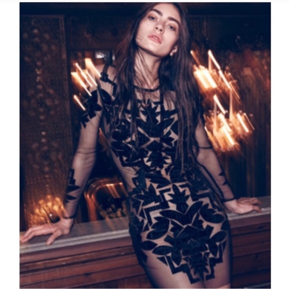 FOR LOVE AND LEMONS VIENNA BLACK DRESS MEDIUM - Picture 4 of 16